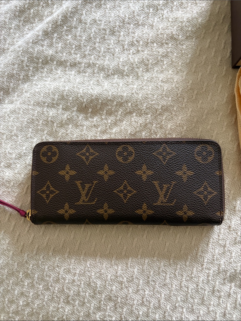 Louis Vuitton Monogram Canvas Zip Around Wallet - Fuchia - Picture 2 of 10